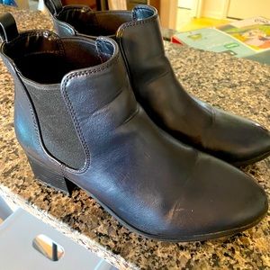 Booties Vegan Leather 9.5W Wide
